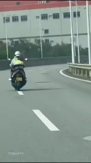 如果没猜错的话, 逼里还有个跳蛋 #猎奇⠀