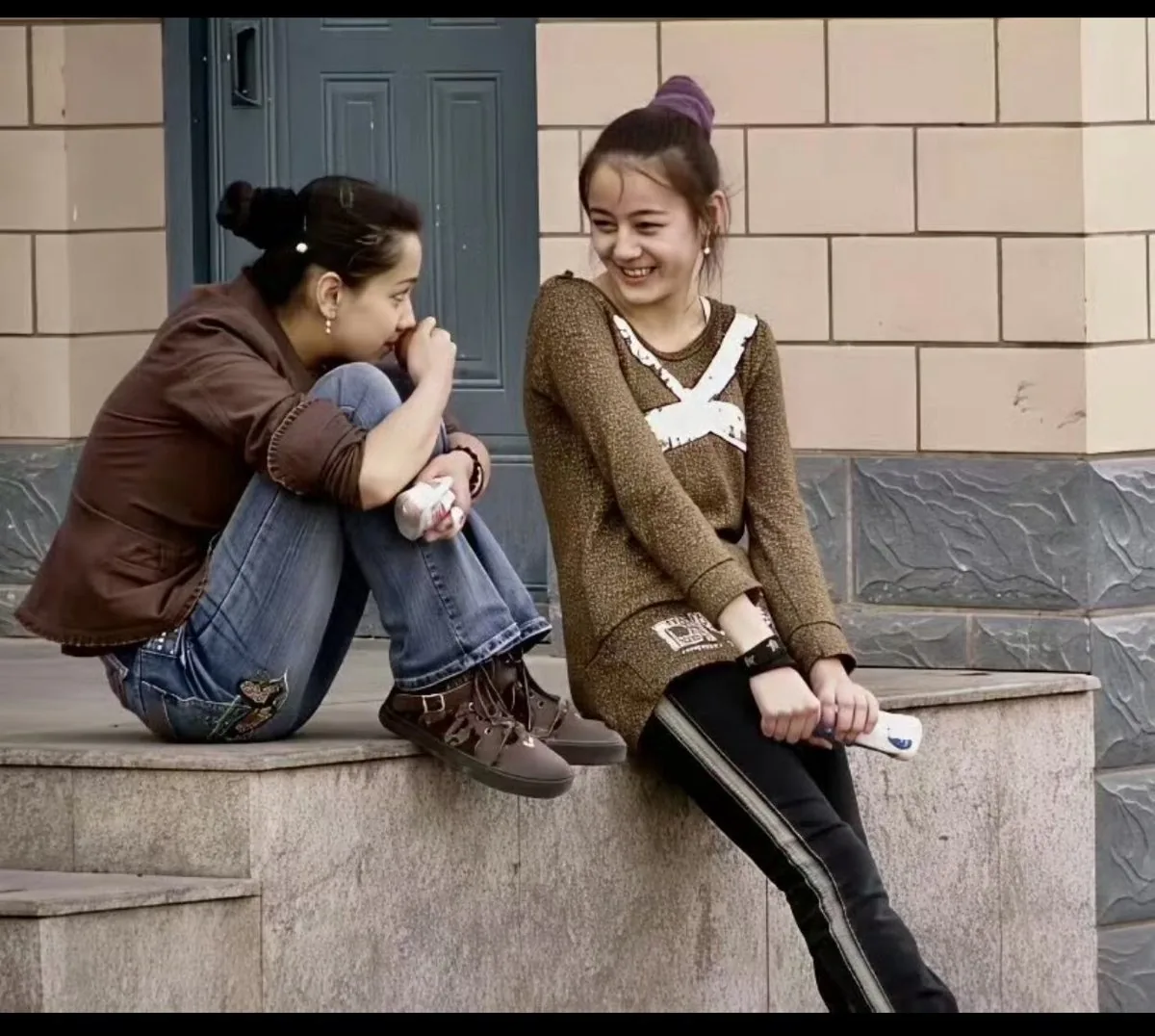 2007年，15岁的迪丽热巴在新疆街头 图片 3